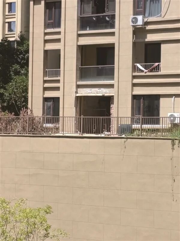 明珠国际 “准备放100多个骨灰盒, 每年都收费……”浙江一小区有业主建“骨灰房”? 社区回应